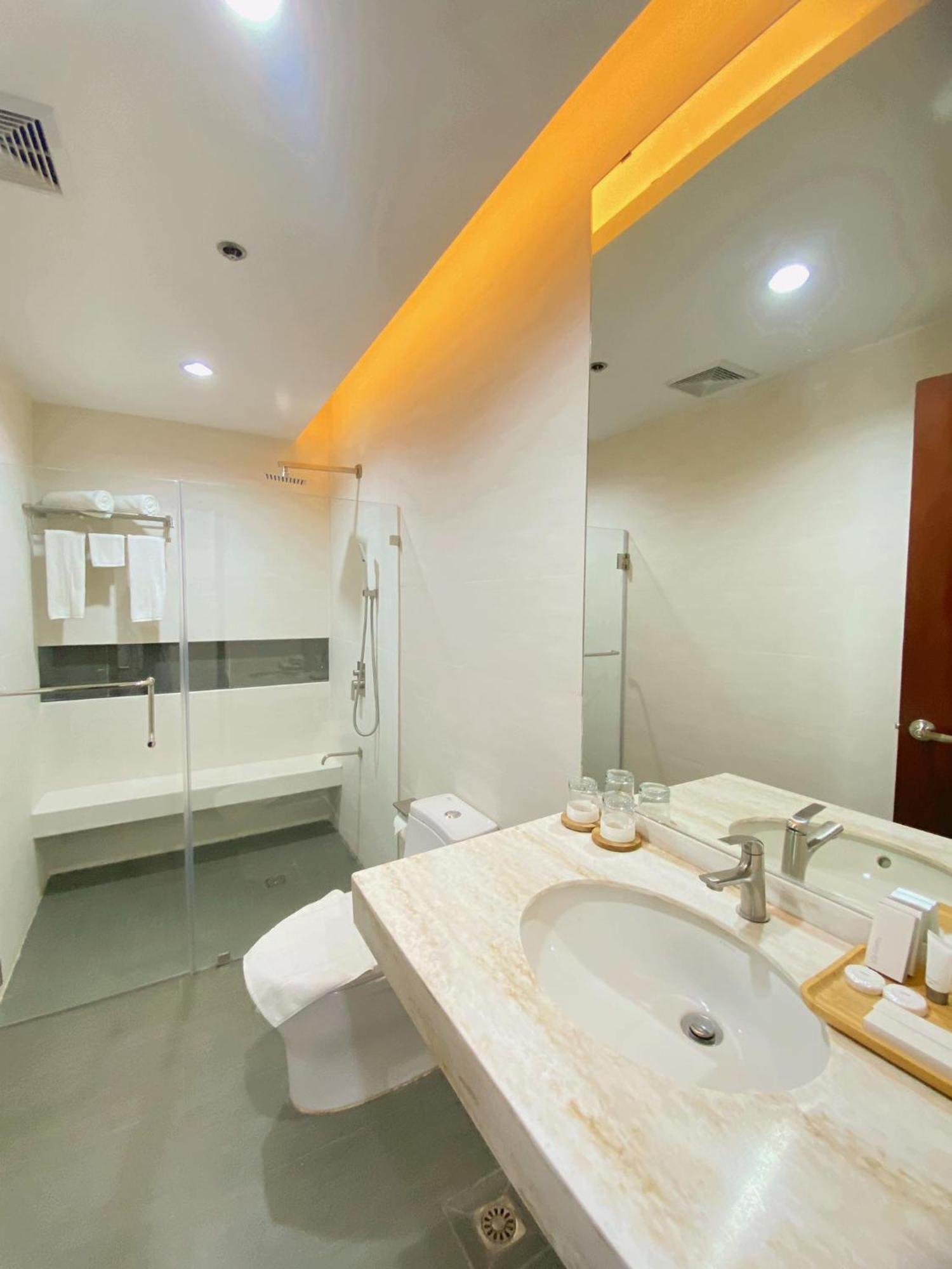 Jrp Vanyard Resort Hotel Kalibo Bagian luar foto